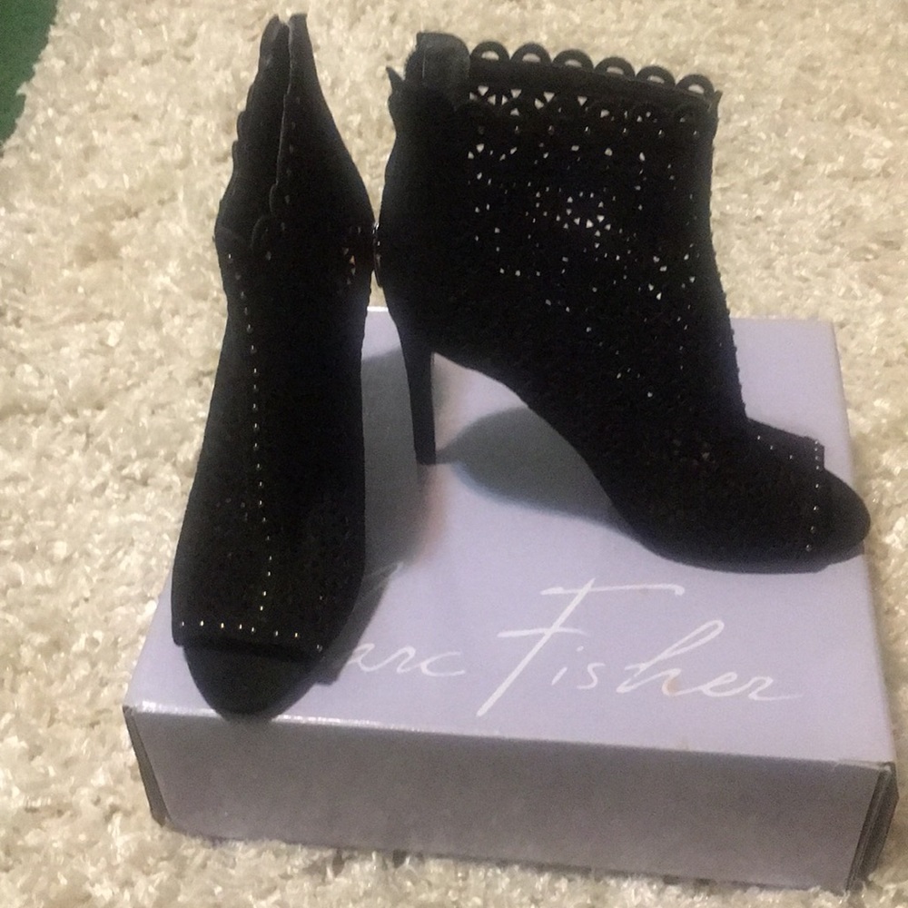 Peep toe